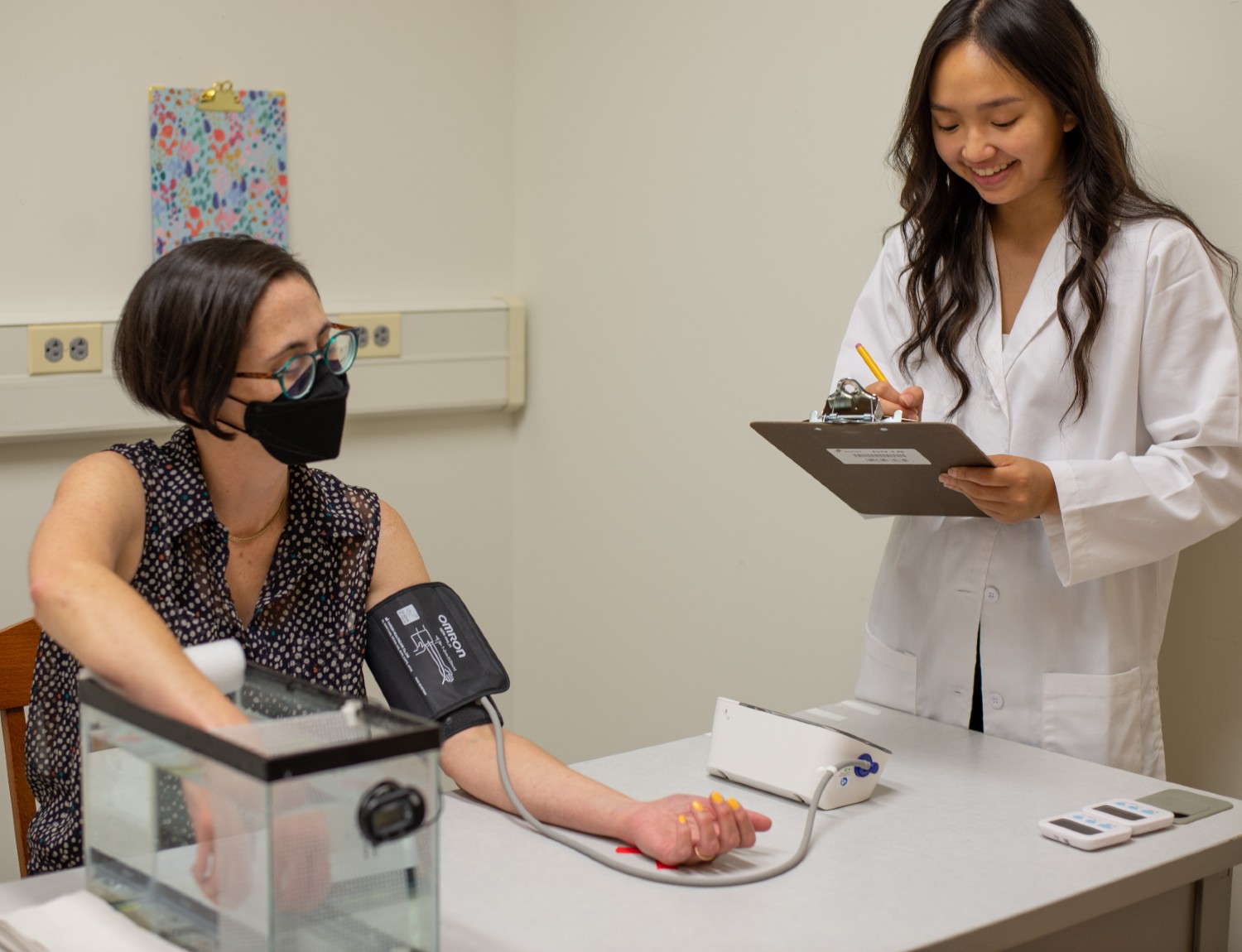 Alissa Le 23 conducts summer research on social buffering in the lab of Leah Wilson, assistant professor of neuroscience.